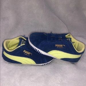 Size 3 puma boy shoes